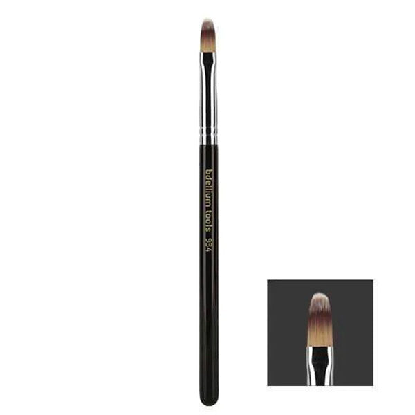 Maestro 934 Precision Concealer